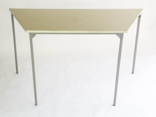 Mesa trapezoidal, em tamnpo de 15mm, em melaminico